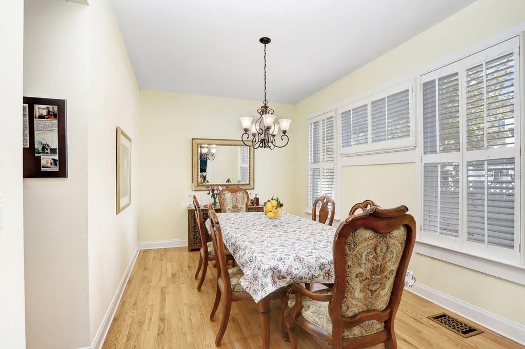 For Sale: $2,000,000 (3 beds, 2 baths, 2378 Square Feet)