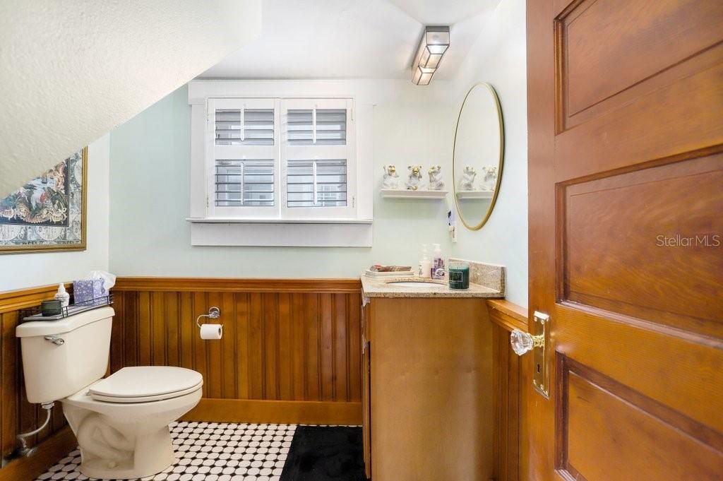 For Sale: $2,000,000 (3 beds, 2 baths, 2378 Square Feet)