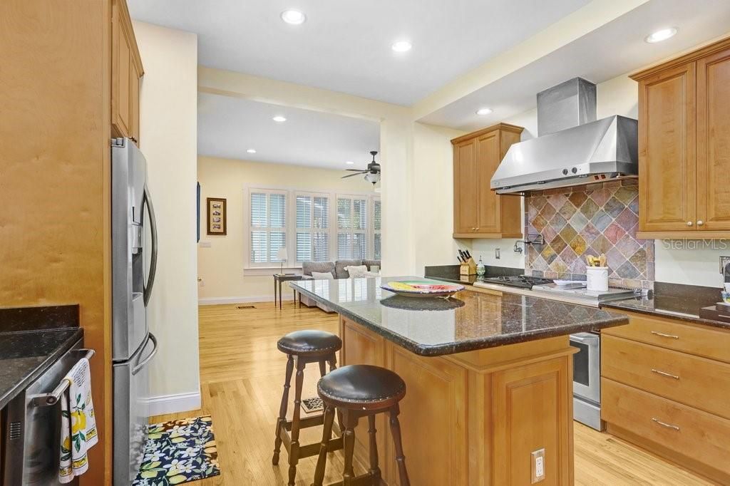 For Sale: $2,000,000 (3 beds, 2 baths, 2378 Square Feet)