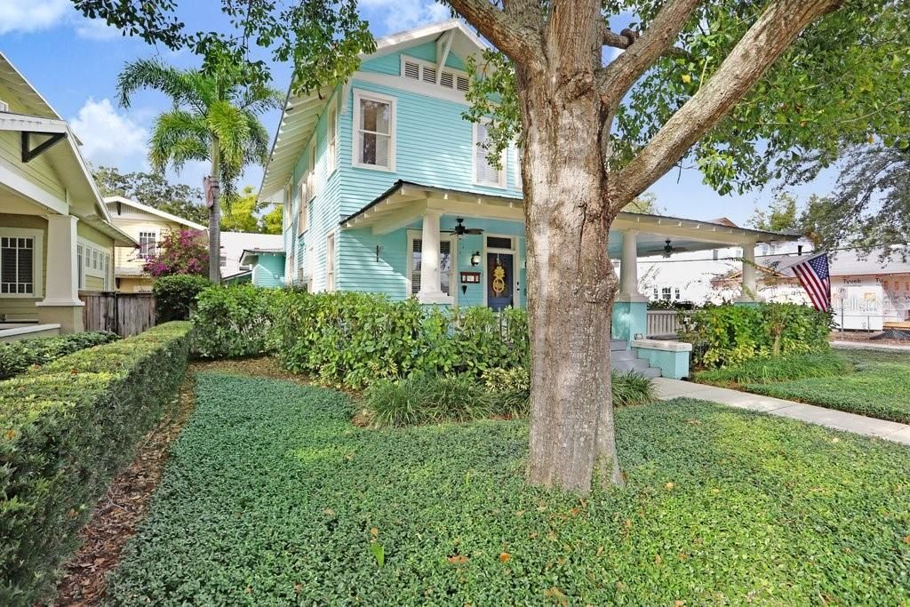 For Sale: $2,000,000 (3 beds, 2 baths, 2378 Square Feet)