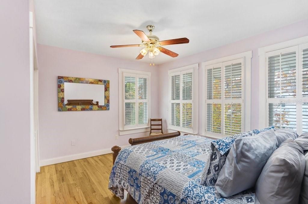 For Sale: $2,000,000 (3 beds, 2 baths, 2378 Square Feet)