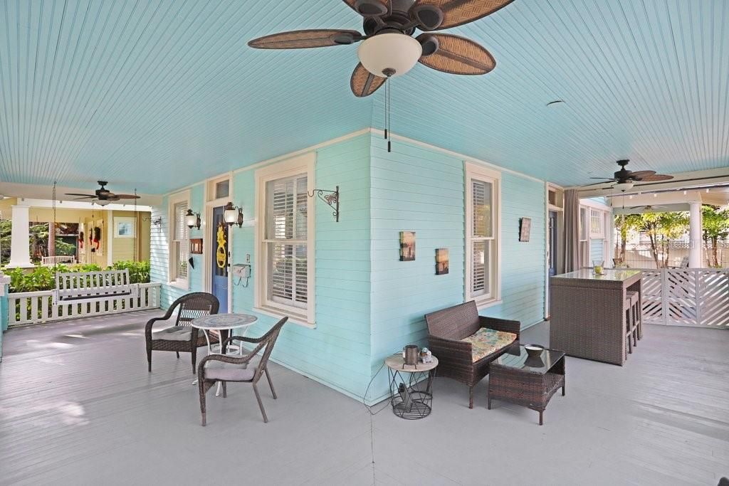 For Sale: $2,000,000 (3 beds, 2 baths, 2378 Square Feet)