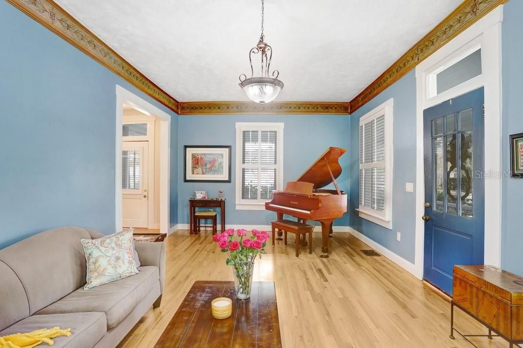 For Sale: $2,000,000 (3 beds, 2 baths, 2378 Square Feet)