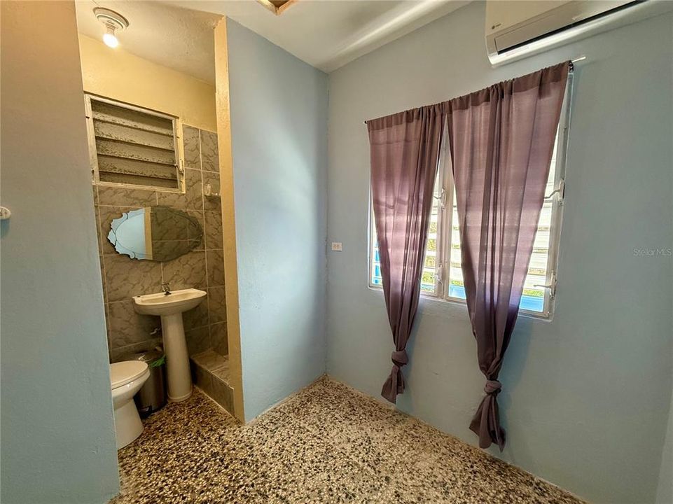For Sale: $169,000 (3 beds, 2 baths, 1190 Square Feet)