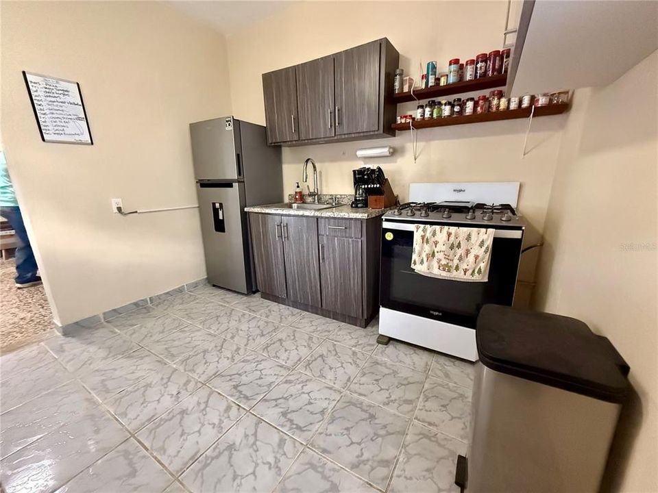 For Sale: $169,000 (3 beds, 2 baths, 1190 Square Feet)