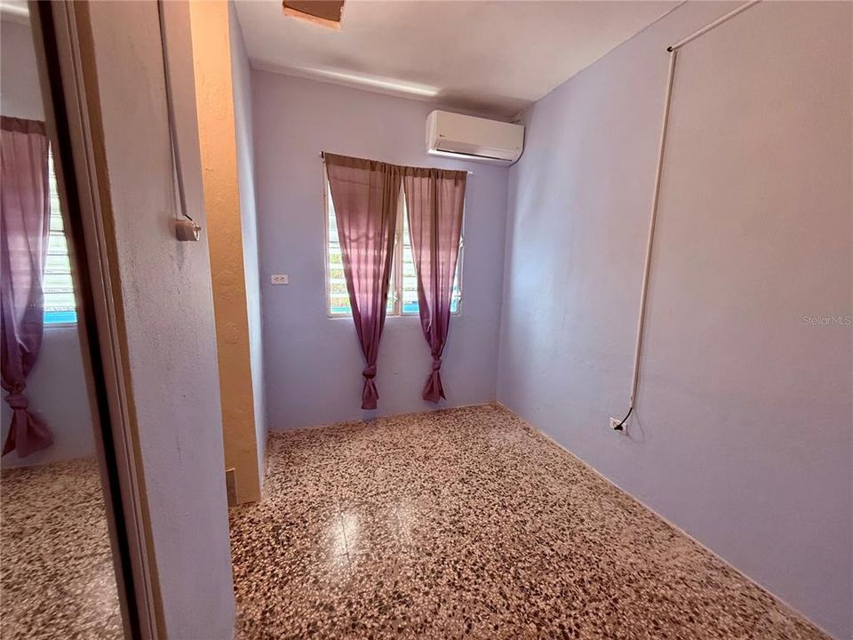 For Sale: $169,000 (3 beds, 2 baths, 1190 Square Feet)