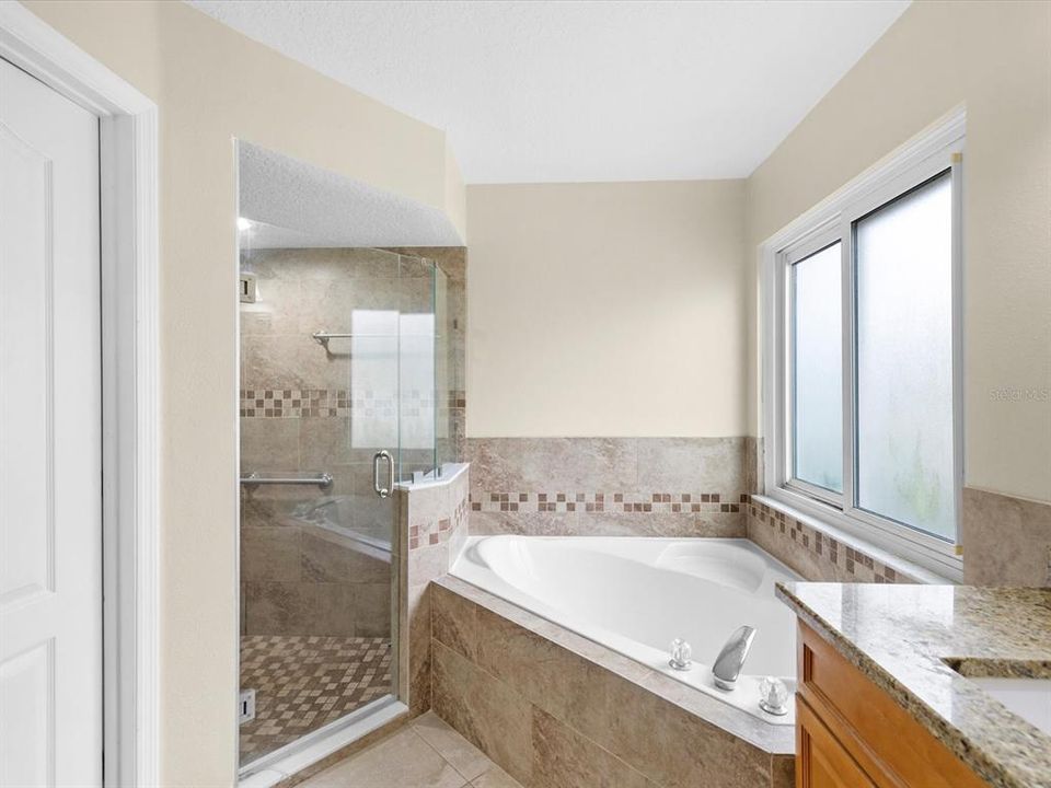 En Venta: $359,900 (2 camas, 2 baños, 1777 Pies cuadrados)