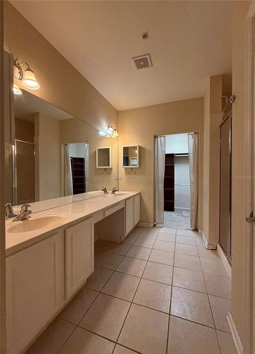 В аренду: $2,300 (3 спален, 2 ванн, 1797 Квадратных фут)