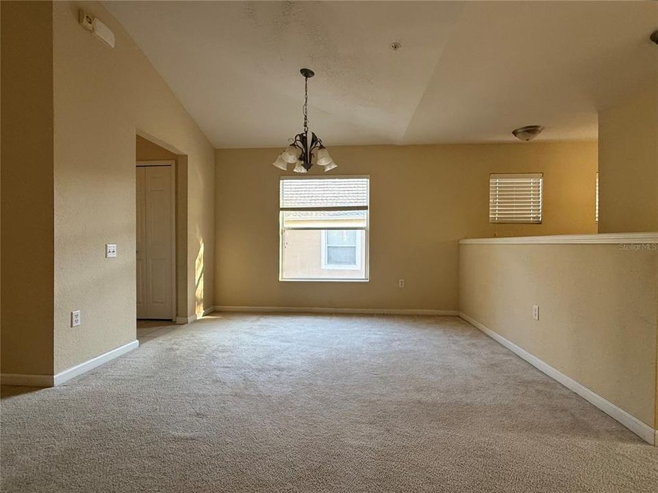 В аренду: $2,300 (3 спален, 2 ванн, 1797 Квадратных фут)