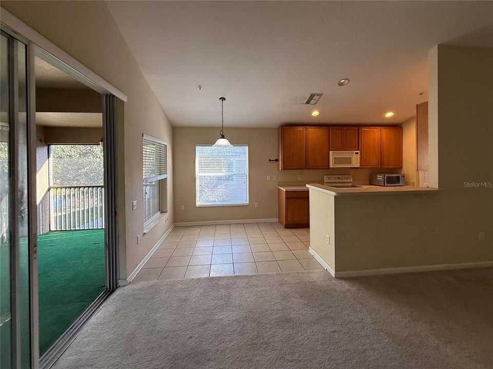 В аренду: $2,300 (3 спален, 2 ванн, 1797 Квадратных фут)