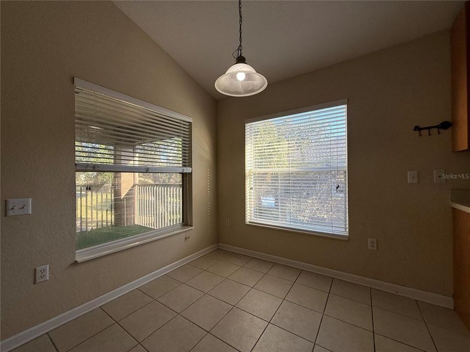 В аренду: $2,300 (3 спален, 2 ванн, 1797 Квадратных фут)