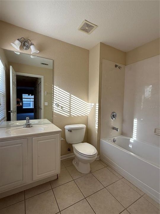 В аренду: $2,300 (3 спален, 2 ванн, 1797 Квадратных фут)