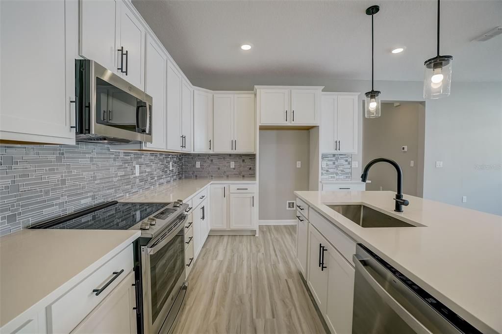 出租: $2,500 (4 贝兹, 2 浴室, 1862 平方英尺)