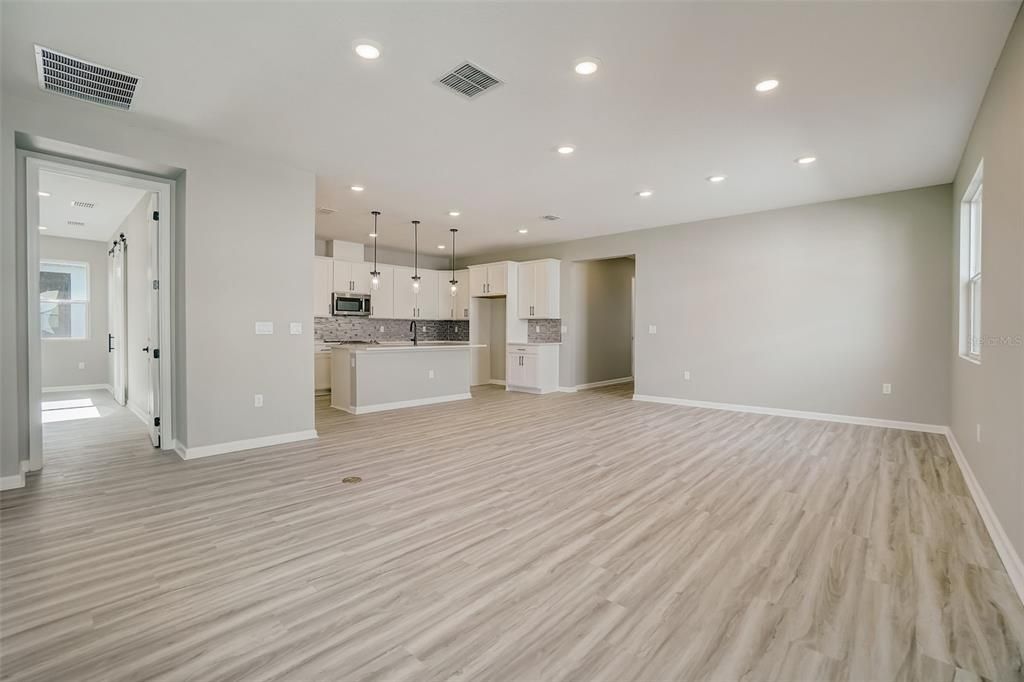 出租: $2,500 (4 贝兹, 2 浴室, 1862 平方英尺)