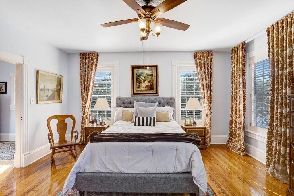 For Sale: $899,900 (4 beds, 5 baths, 3374 Square Feet)