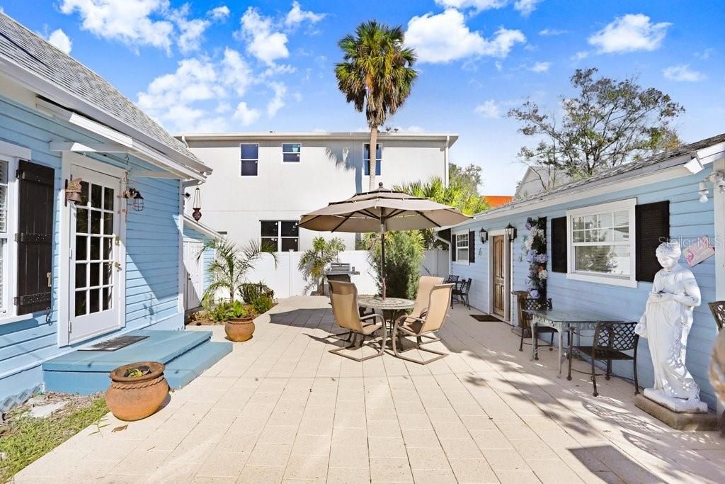 For Sale: $899,900 (4 beds, 5 baths, 3374 Square Feet)