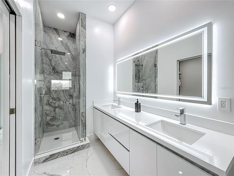 For Sale: $1,890,000 (3 beds, 1 baths, 3144 Square Feet)