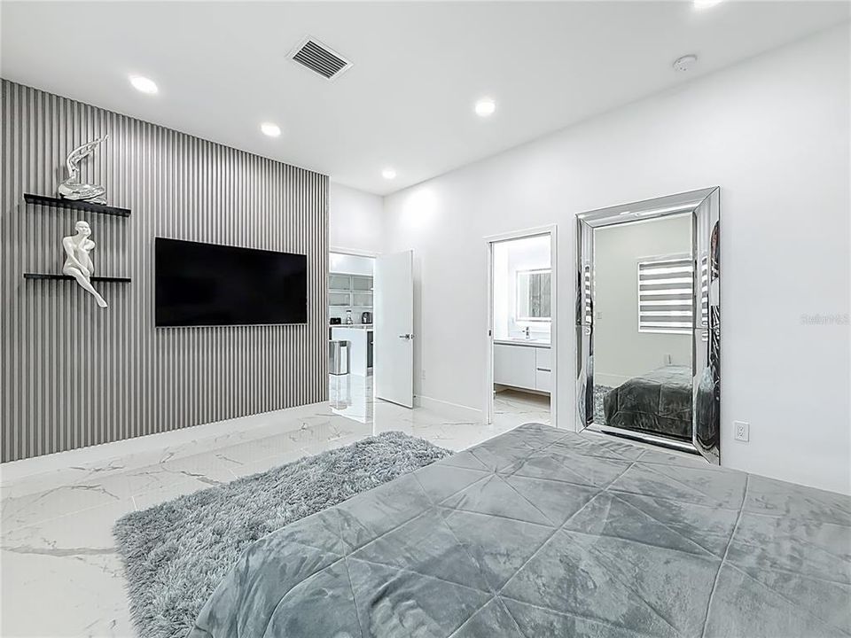 For Sale: $1,890,000 (3 beds, 1 baths, 3144 Square Feet)