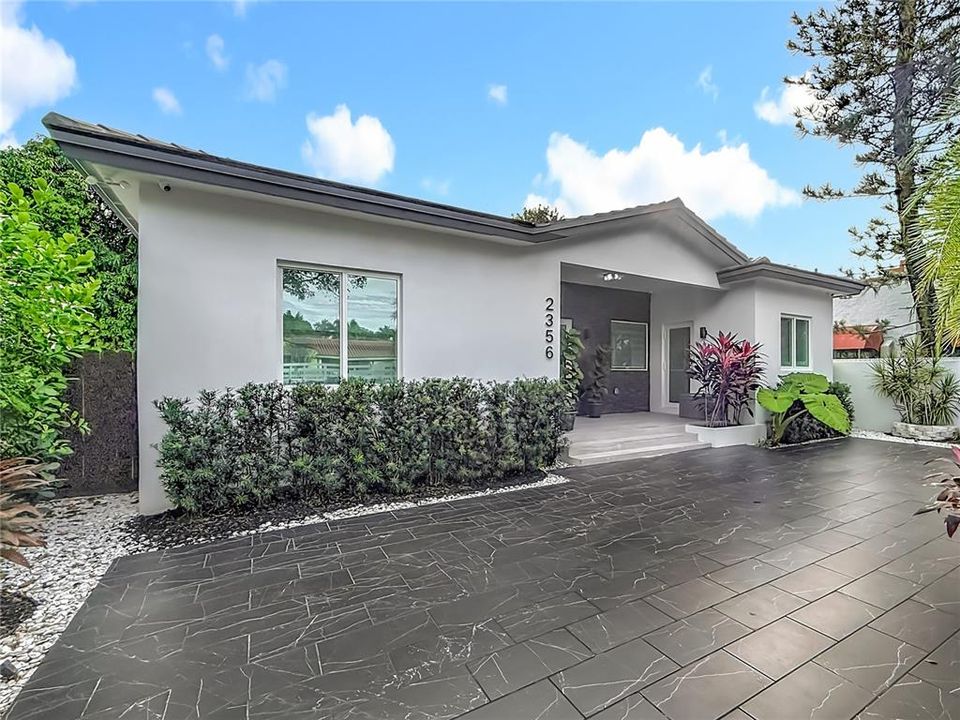 For Sale: $1,890,000 (3 beds, 1 baths, 3144 Square Feet)