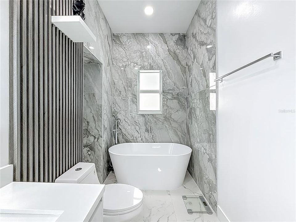 For Sale: $1,890,000 (3 beds, 1 baths, 3144 Square Feet)