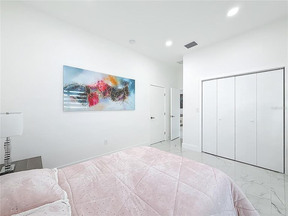 For Sale: $1,890,000 (3 beds, 1 baths, 3144 Square Feet)