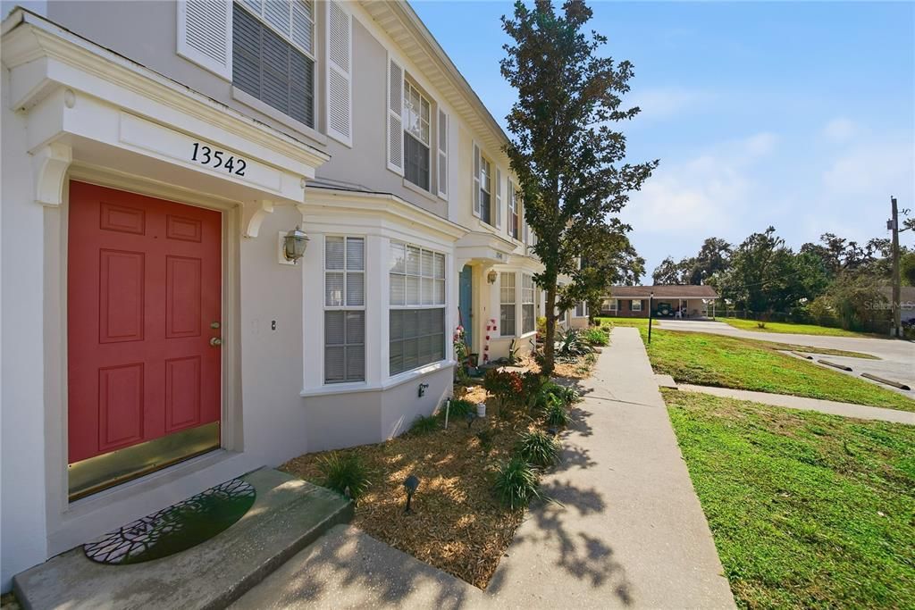 For Rent: $1,500 (2 beds, 1 baths, 958 Square Feet)