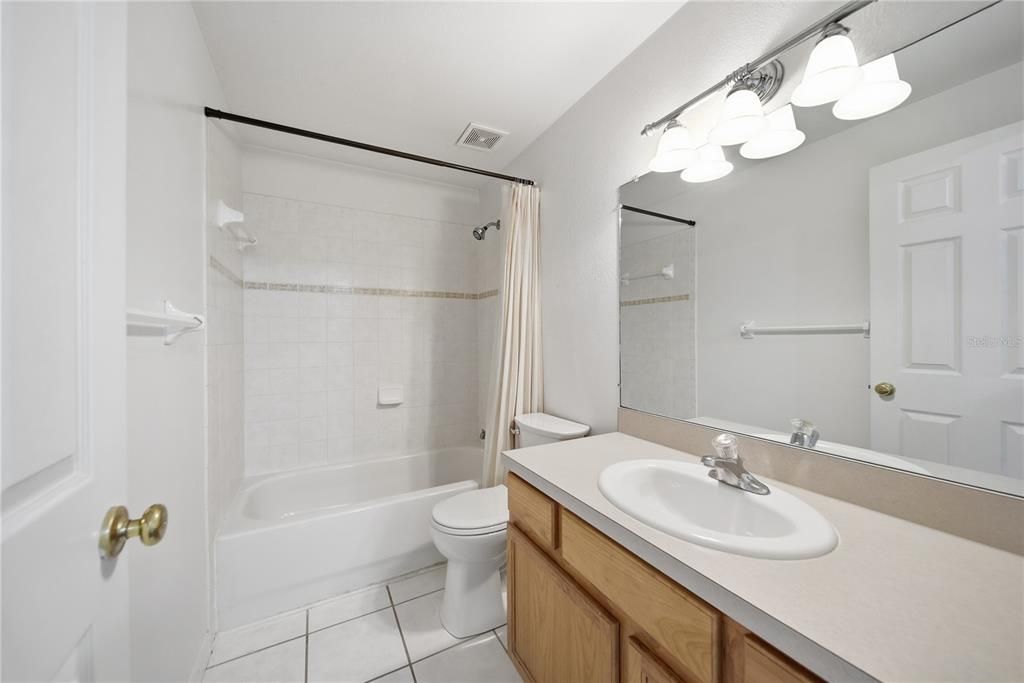 For Rent: $1,500 (2 beds, 1 baths, 958 Square Feet)