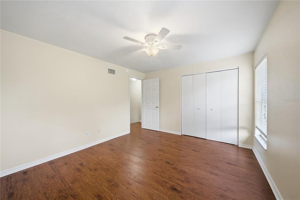 For Rent: $1,500 (2 beds, 1 baths, 958 Square Feet)