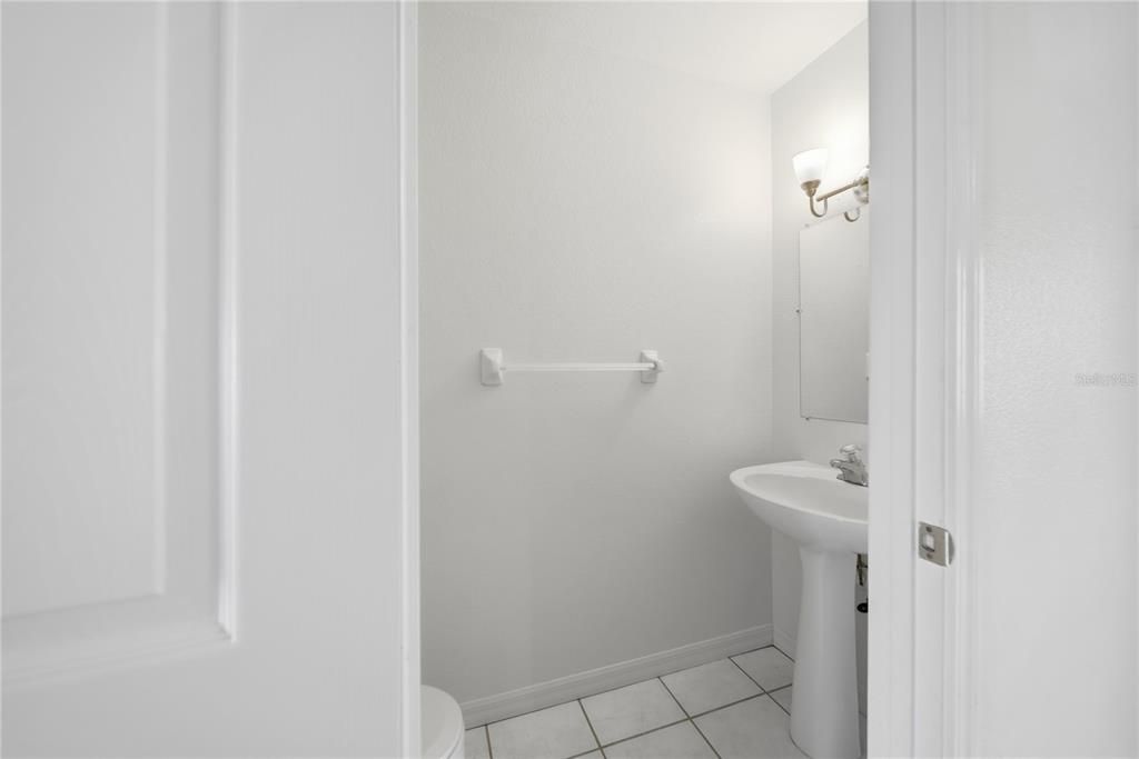 For Rent: $1,500 (2 beds, 1 baths, 958 Square Feet)