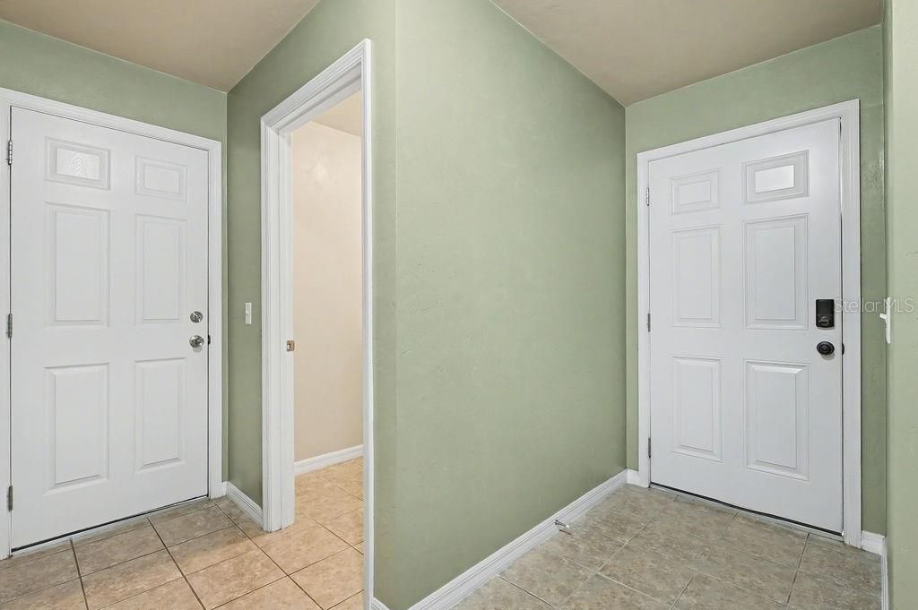 For Sale: $255,000 (3 beds, 2 baths, 1233 Square Feet)