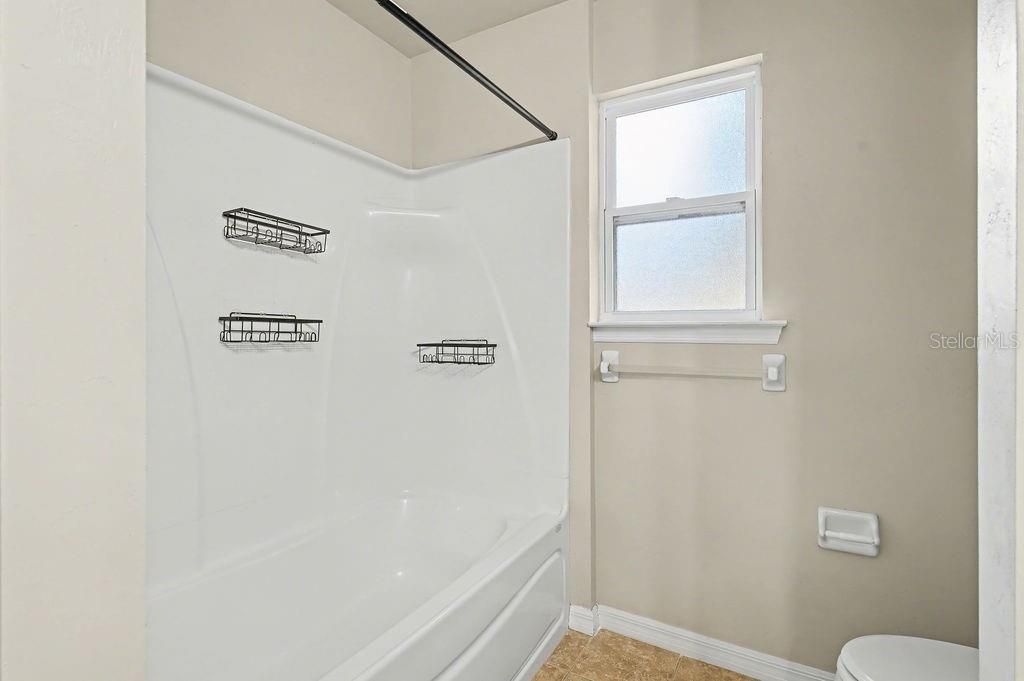 For Sale: $255,000 (3 beds, 2 baths, 1233 Square Feet)