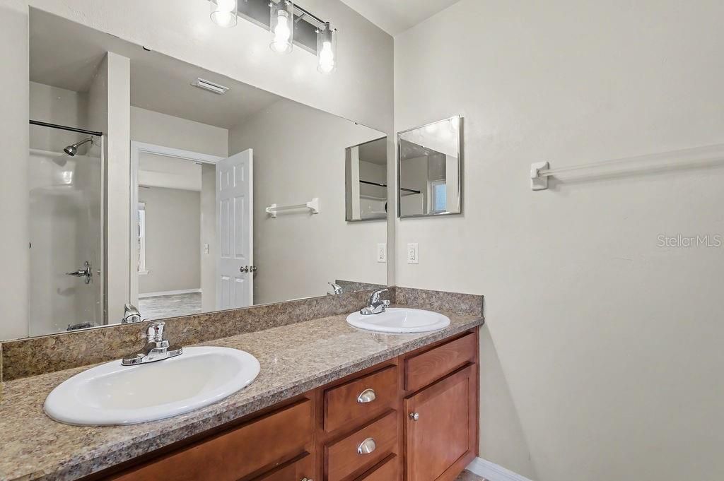 For Sale: $255,000 (3 beds, 2 baths, 1233 Square Feet)