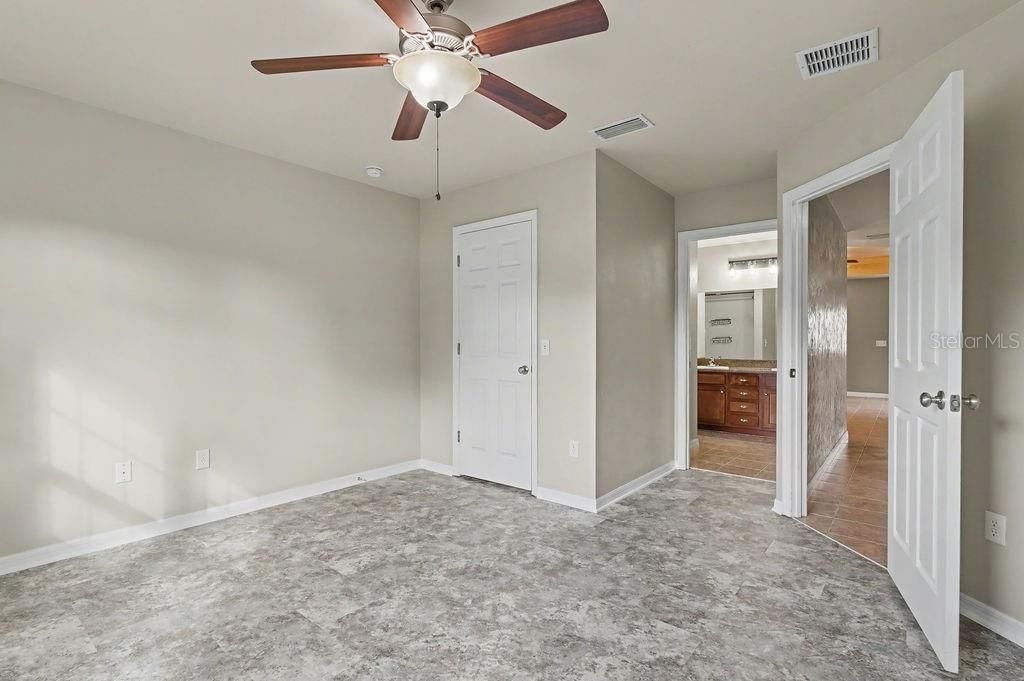 For Sale: $255,000 (3 beds, 2 baths, 1233 Square Feet)