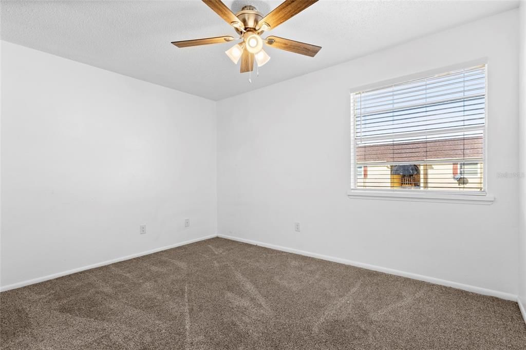 На продажу: $240,000 (3 спален, 2 ванн, 1432 Квадратных фут)