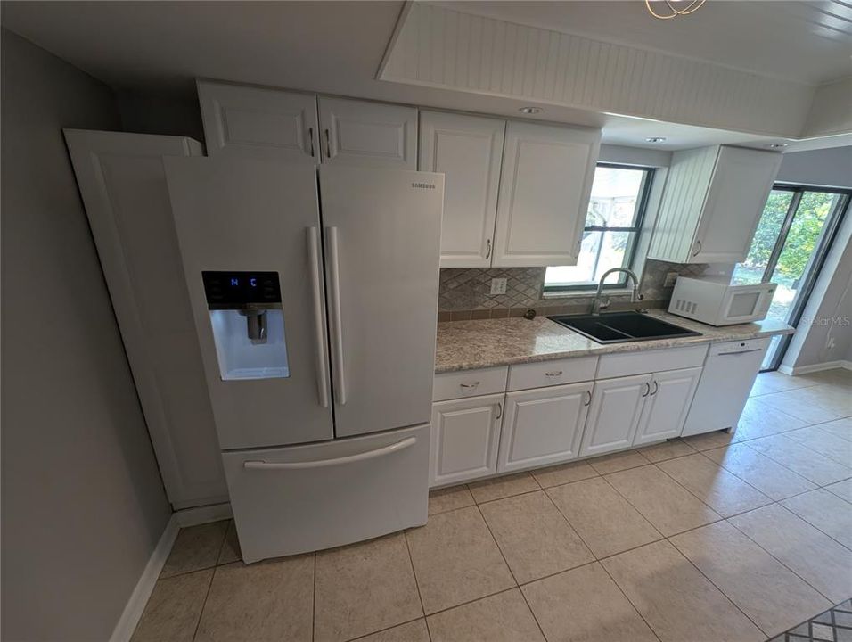 На продажу: $295,000 (3 спален, 2 ванн, 1415 Квадратных фут)