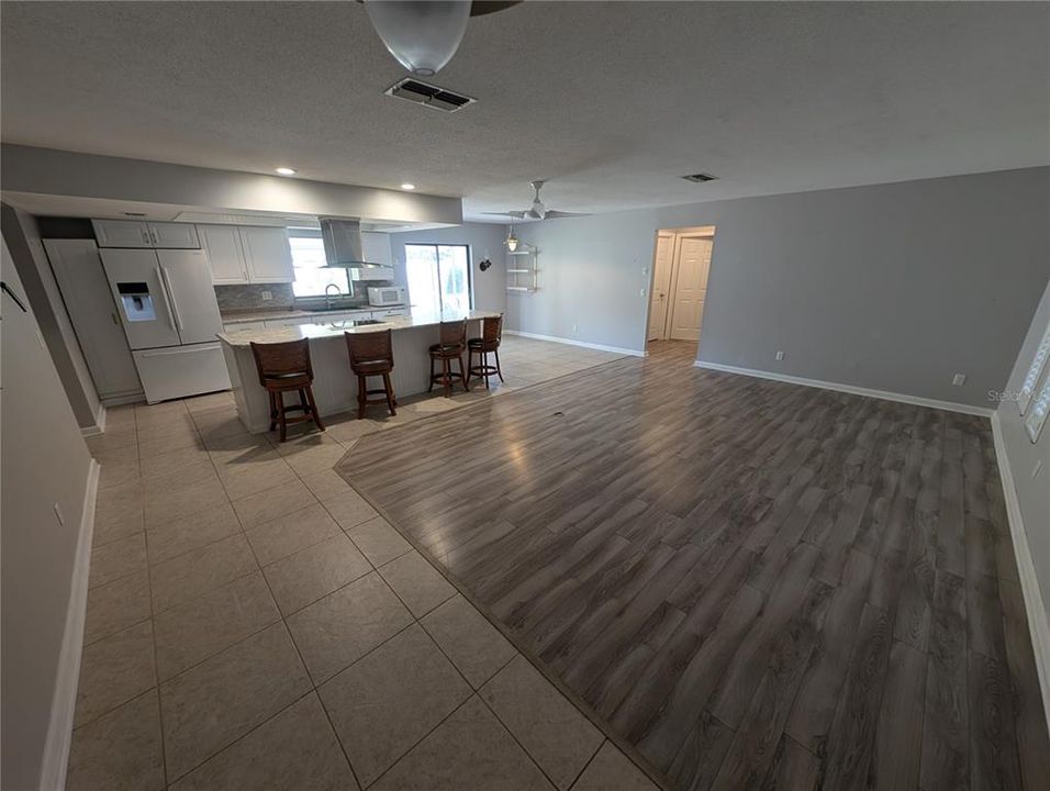 На продажу: $295,000 (3 спален, 2 ванн, 1415 Квадратных фут)