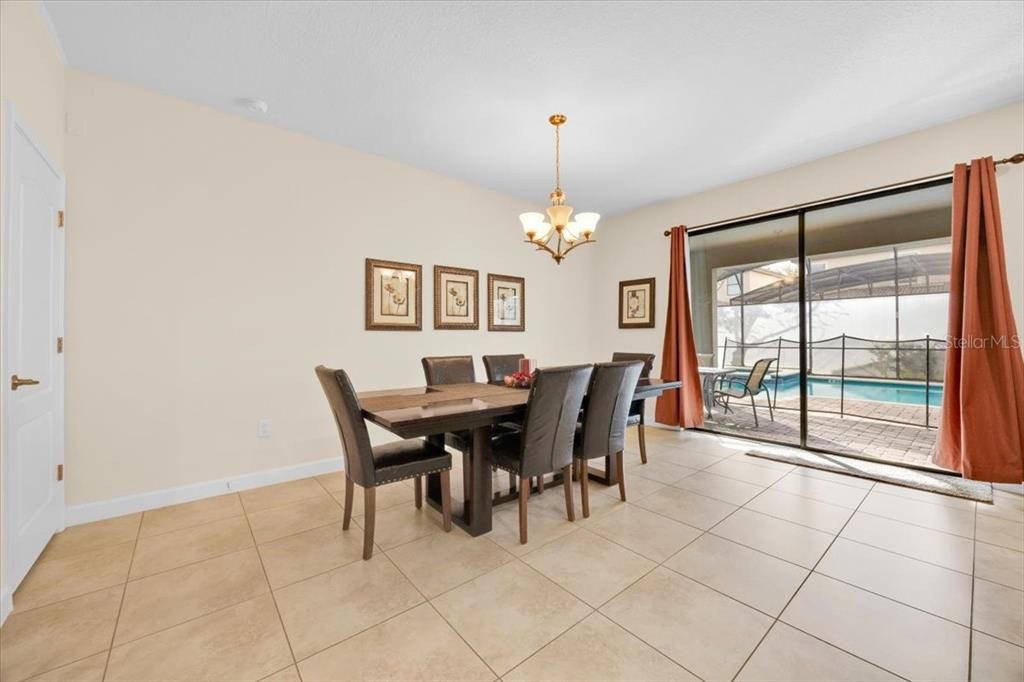 На продажу: $619,000 (7 спален, 5 ванн, 3524 Квадратных фут)