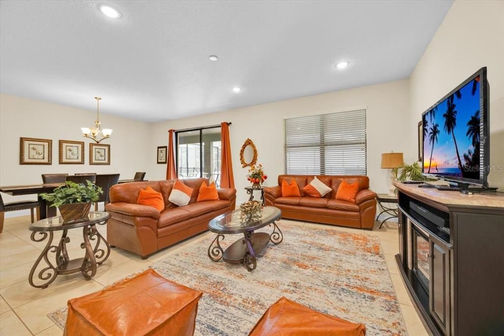 На продажу: $619,000 (7 спален, 5 ванн, 3524 Квадратных фут)