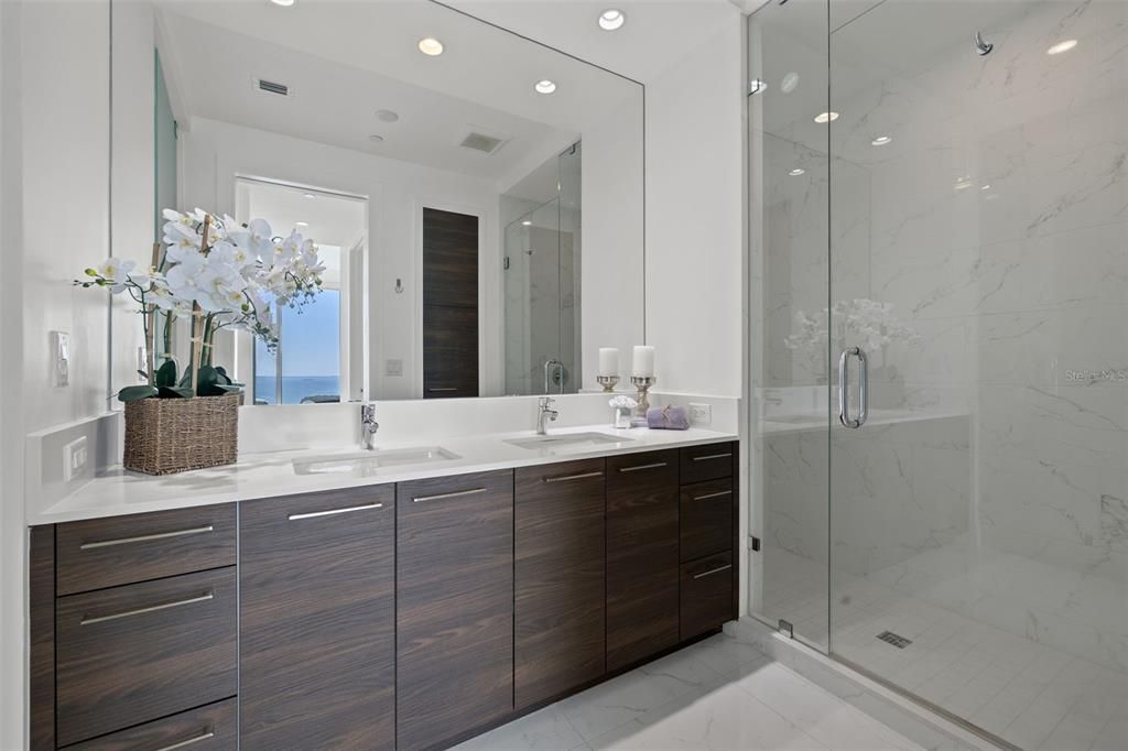 For Sale: $2,195,000 (2 beds, 2 baths, 1522 Square Feet)