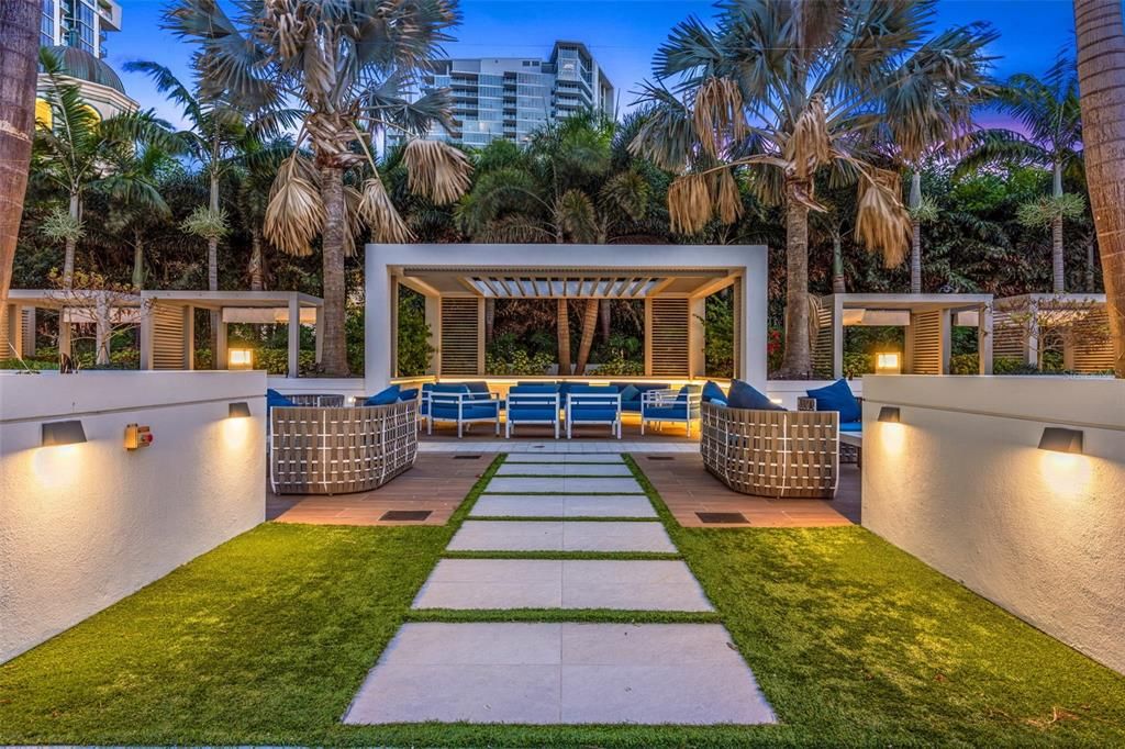 For Sale: $2,195,000 (2 beds, 2 baths, 1522 Square Feet)