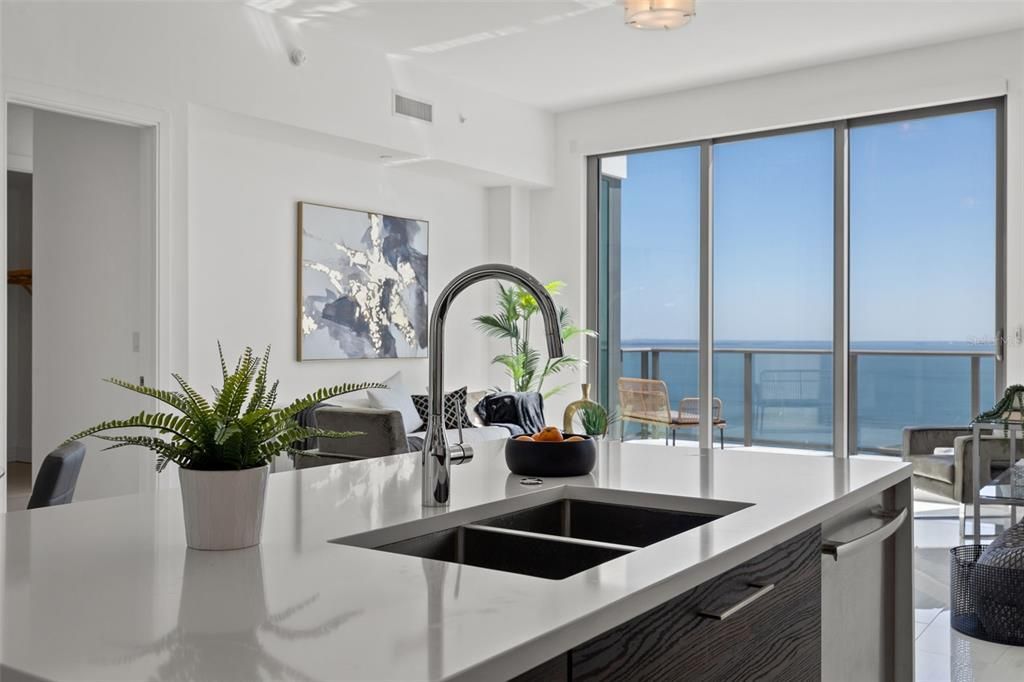 For Sale: $2,195,000 (2 beds, 2 baths, 1522 Square Feet)