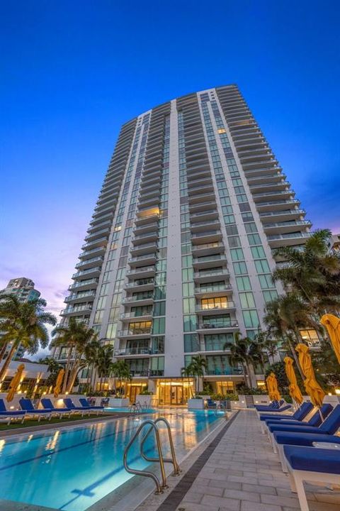 For Sale: $2,195,000 (2 beds, 2 baths, 1522 Square Feet)