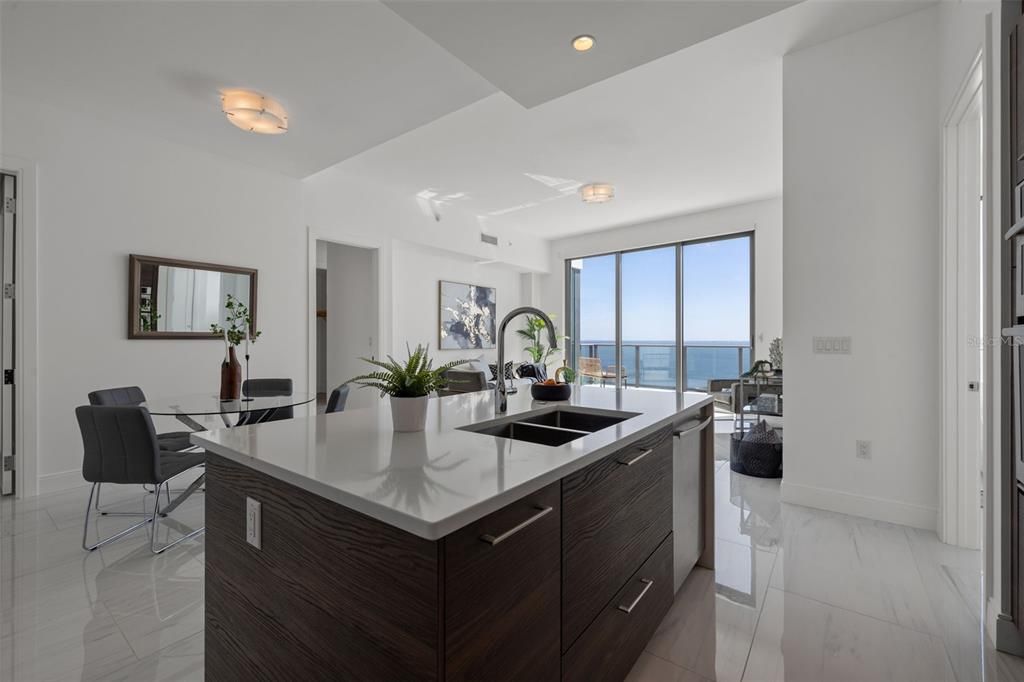 For Sale: $2,195,000 (2 beds, 2 baths, 1522 Square Feet)