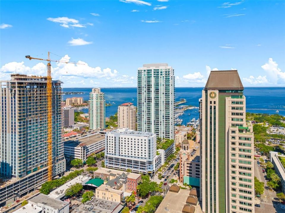 For Sale: $2,195,000 (2 beds, 2 baths, 1522 Square Feet)