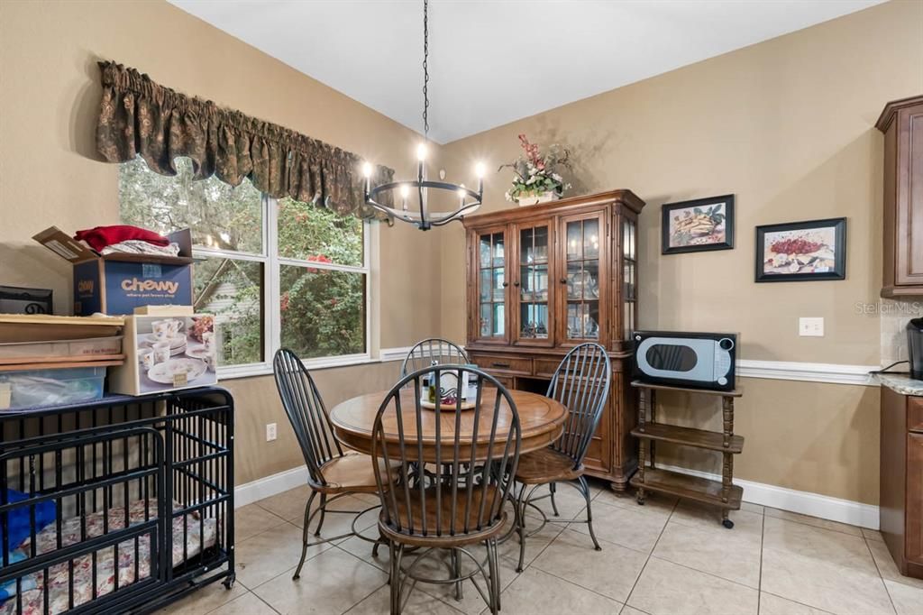 待售: $550,000 (4 贝兹, 2 浴室, 2110 平方英尺)