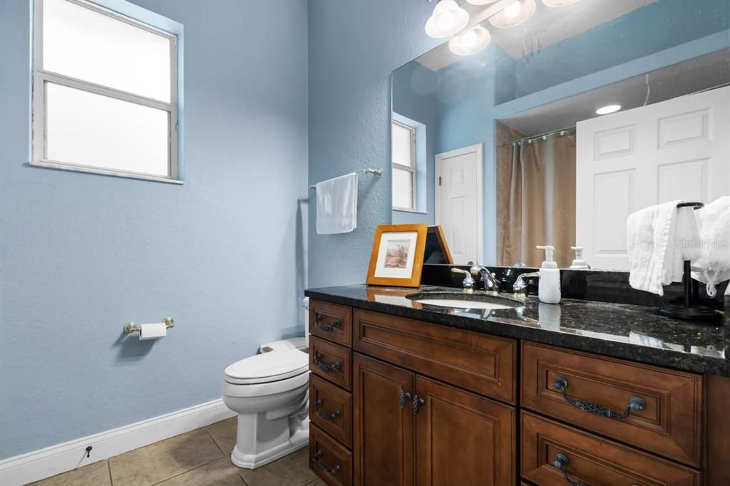 待售: $550,000 (4 贝兹, 2 浴室, 2110 平方英尺)