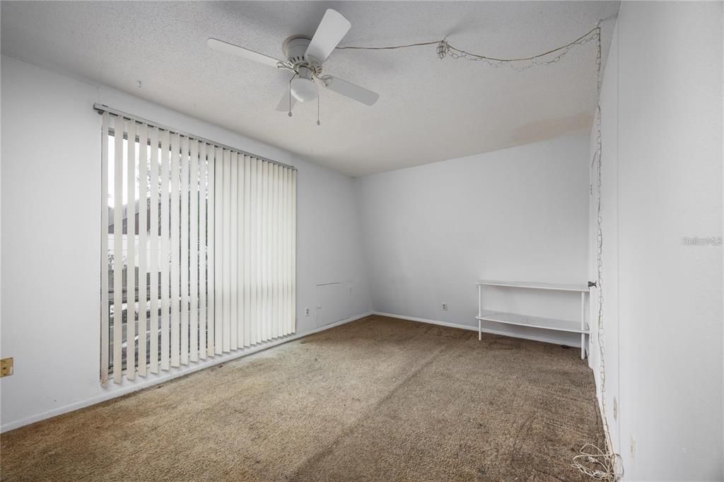 For Sale: $112,000 (2 beds, 1 baths, 853 Square Feet)