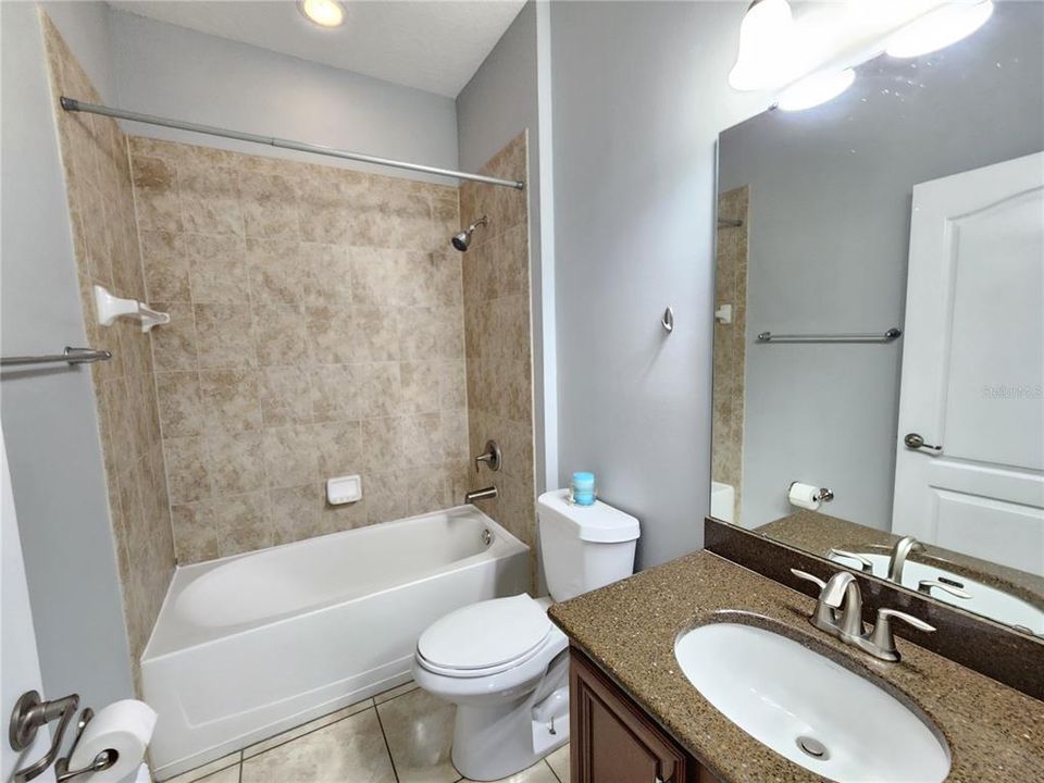 En Venta: $538,000 (4 camas, 3 baños, 2704 Pies cuadrados)