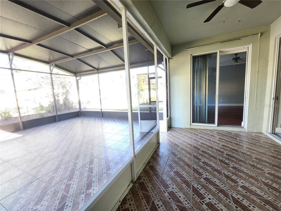 En Venta: $538,000 (4 camas, 3 baños, 2704 Pies cuadrados)