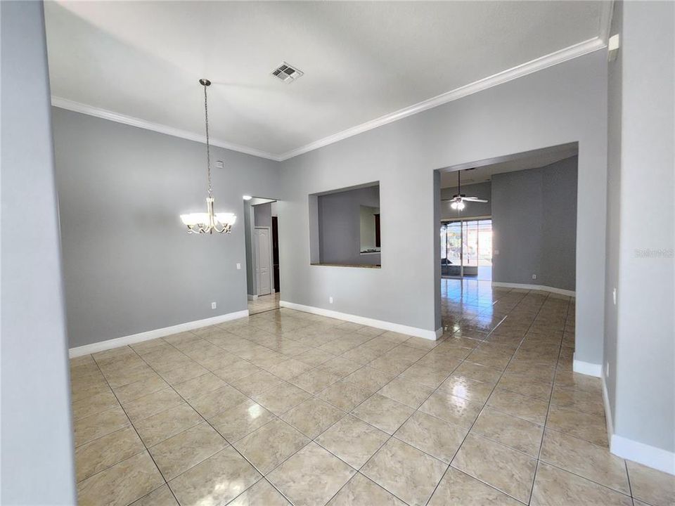 En Venta: $538,000 (4 camas, 3 baños, 2704 Pies cuadrados)